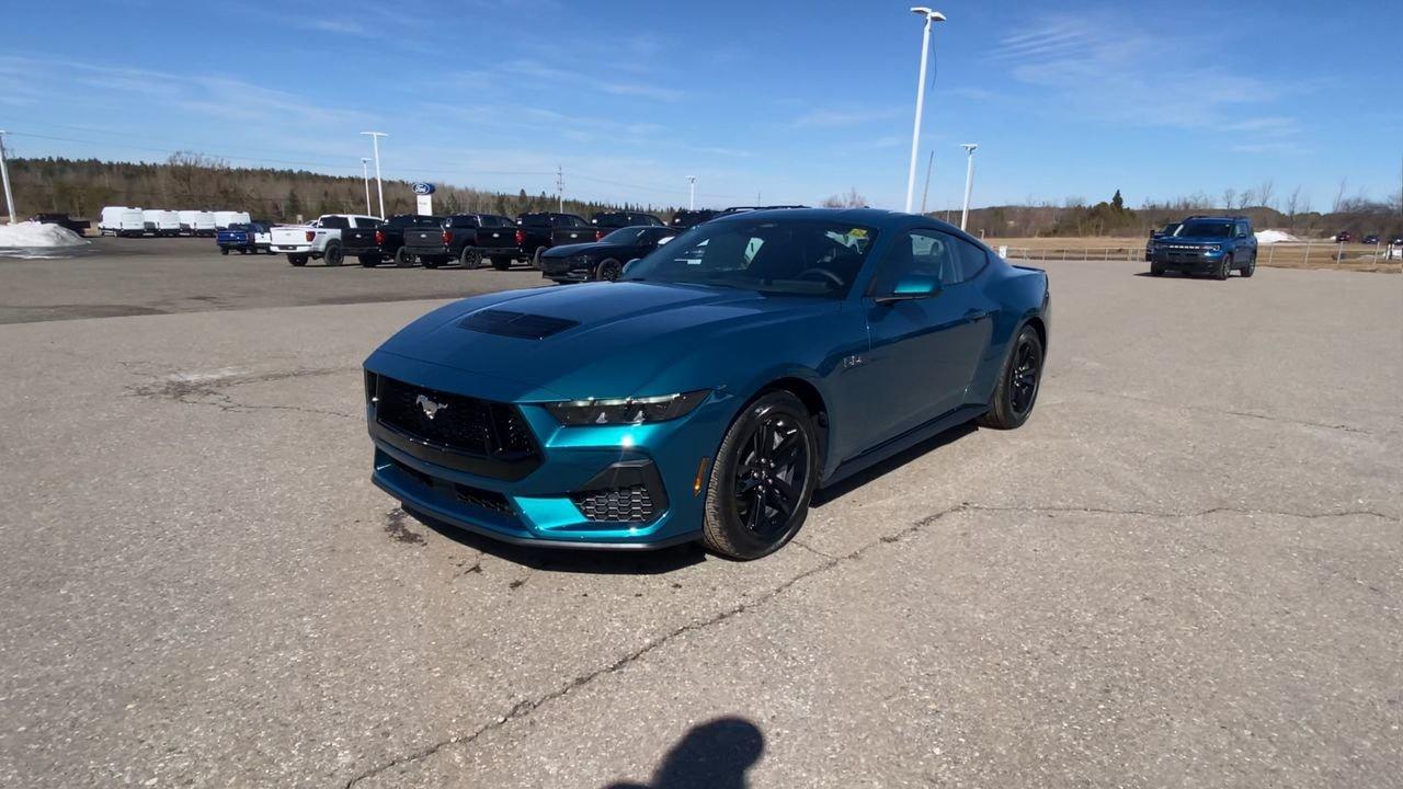 2026 Ford Mustang GT Photo3