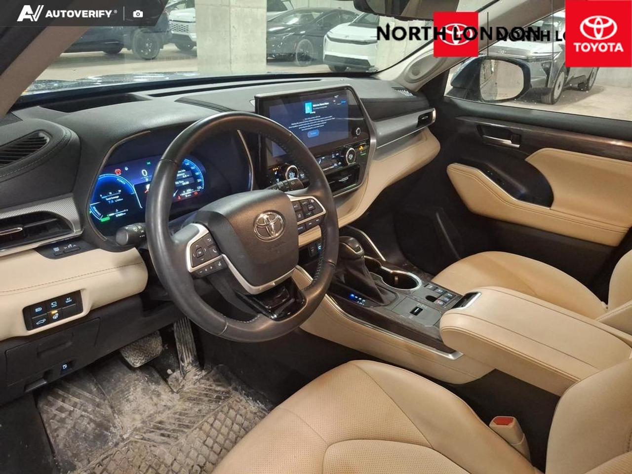 2023 Toyota Highlander Hybrid Limited 4dr All-Wheel Drive Photo