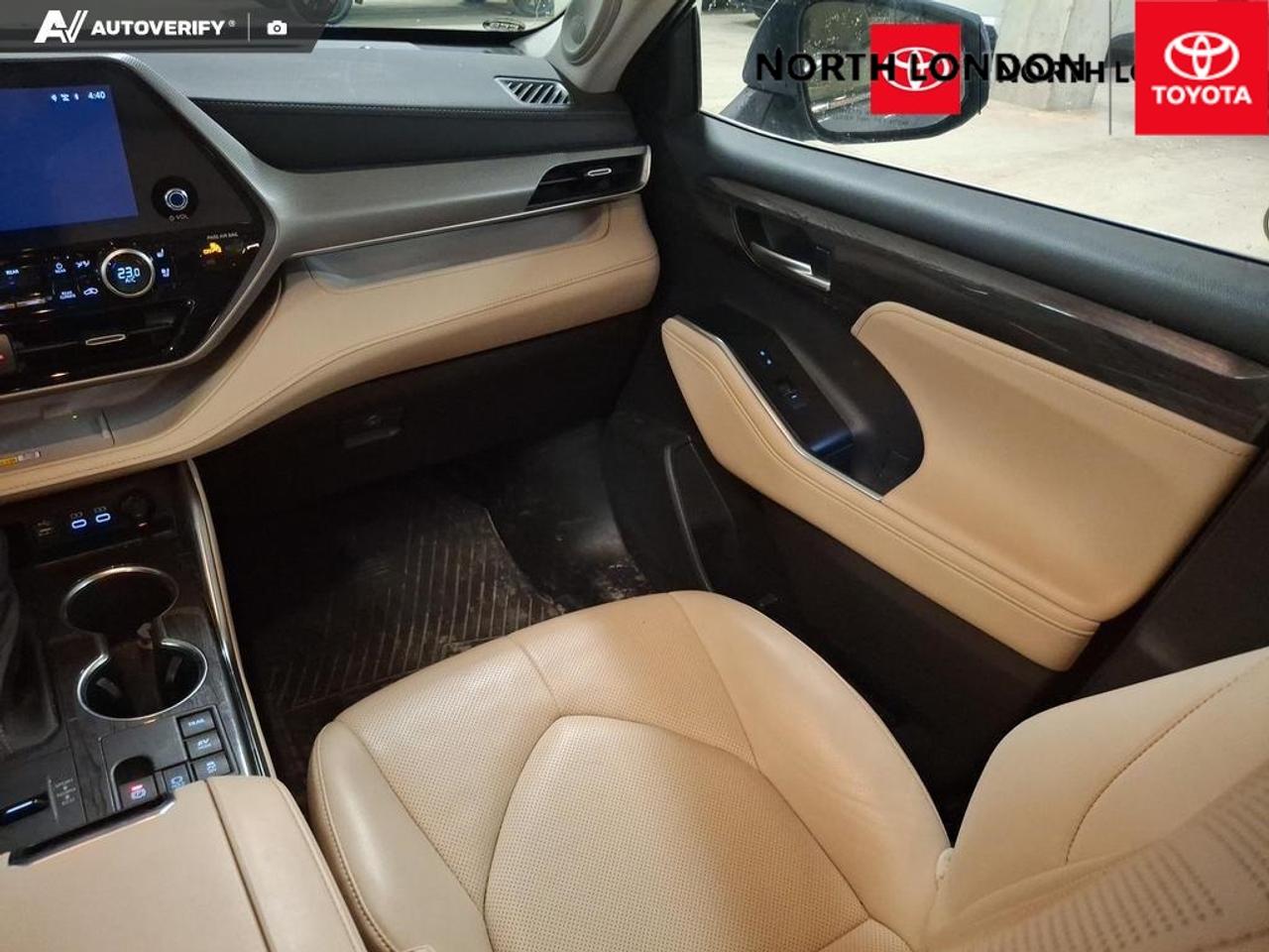 2023 Toyota Highlander Hybrid Limited 4dr All-Wheel Drive Photo