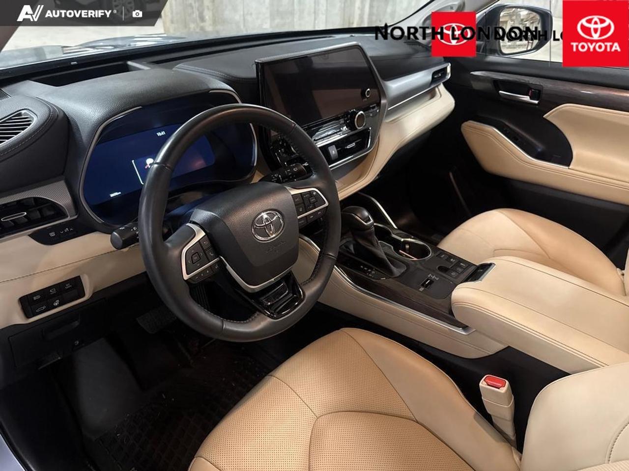 2023 Toyota Highlander Hybrid Limited 4dr All-Wheel Drive Photo