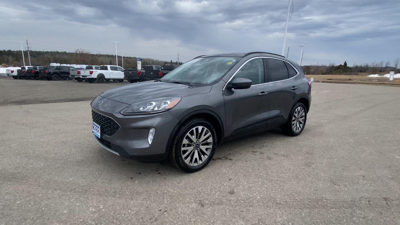 2022 Ford Escape Titanium Hybrid Photo3