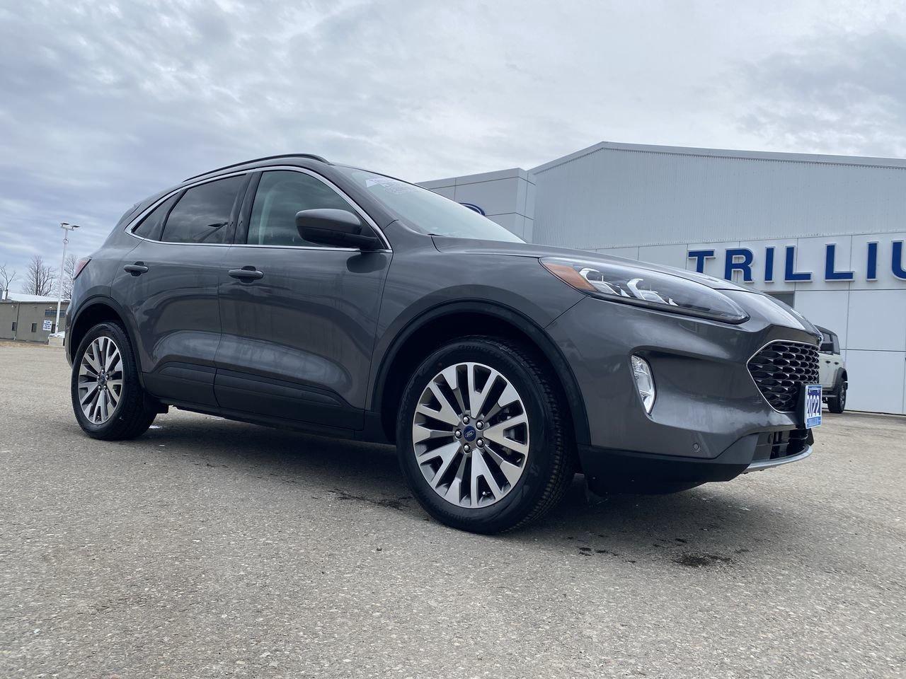 2022 Ford Escape Titanium Hybrid Photo0