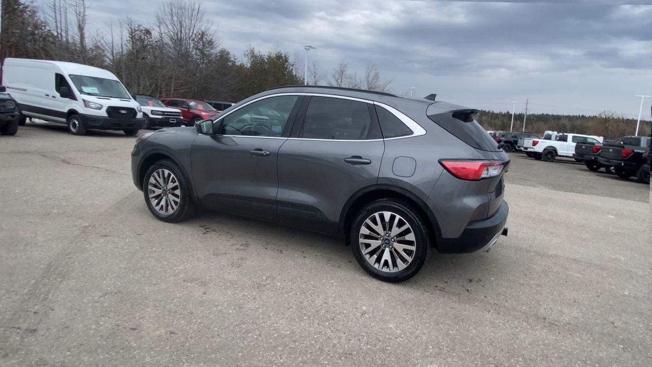 2022 Ford Escape Titanium Hybrid Photo