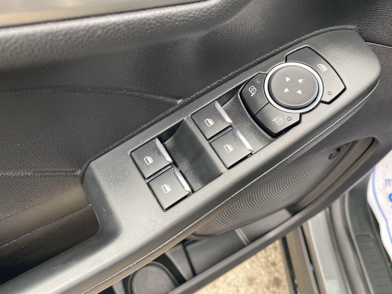 2022 Ford Escape Titanium Hybrid Photo