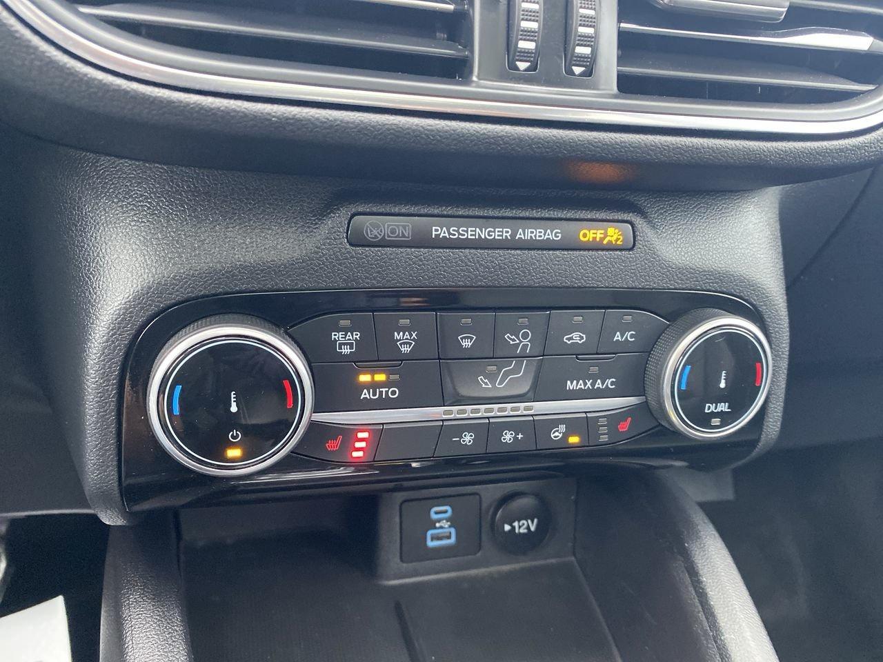 2022 Ford Escape Titanium Hybrid Photo