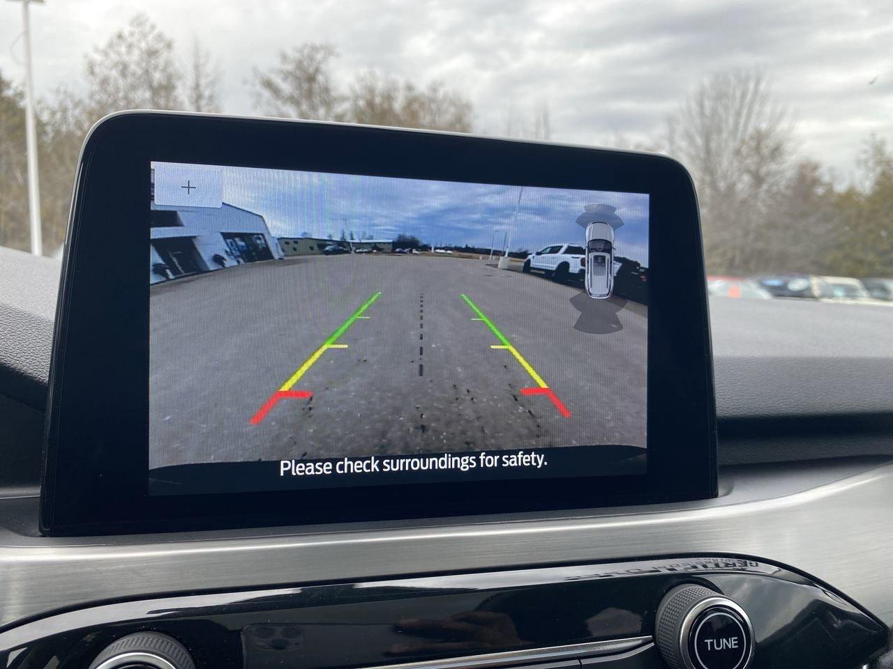 2022 Ford Escape Titanium Hybrid Photo