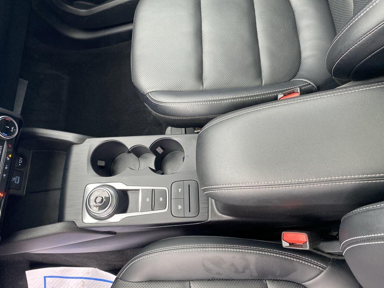 2022 Ford Escape Titanium Hybrid Photo