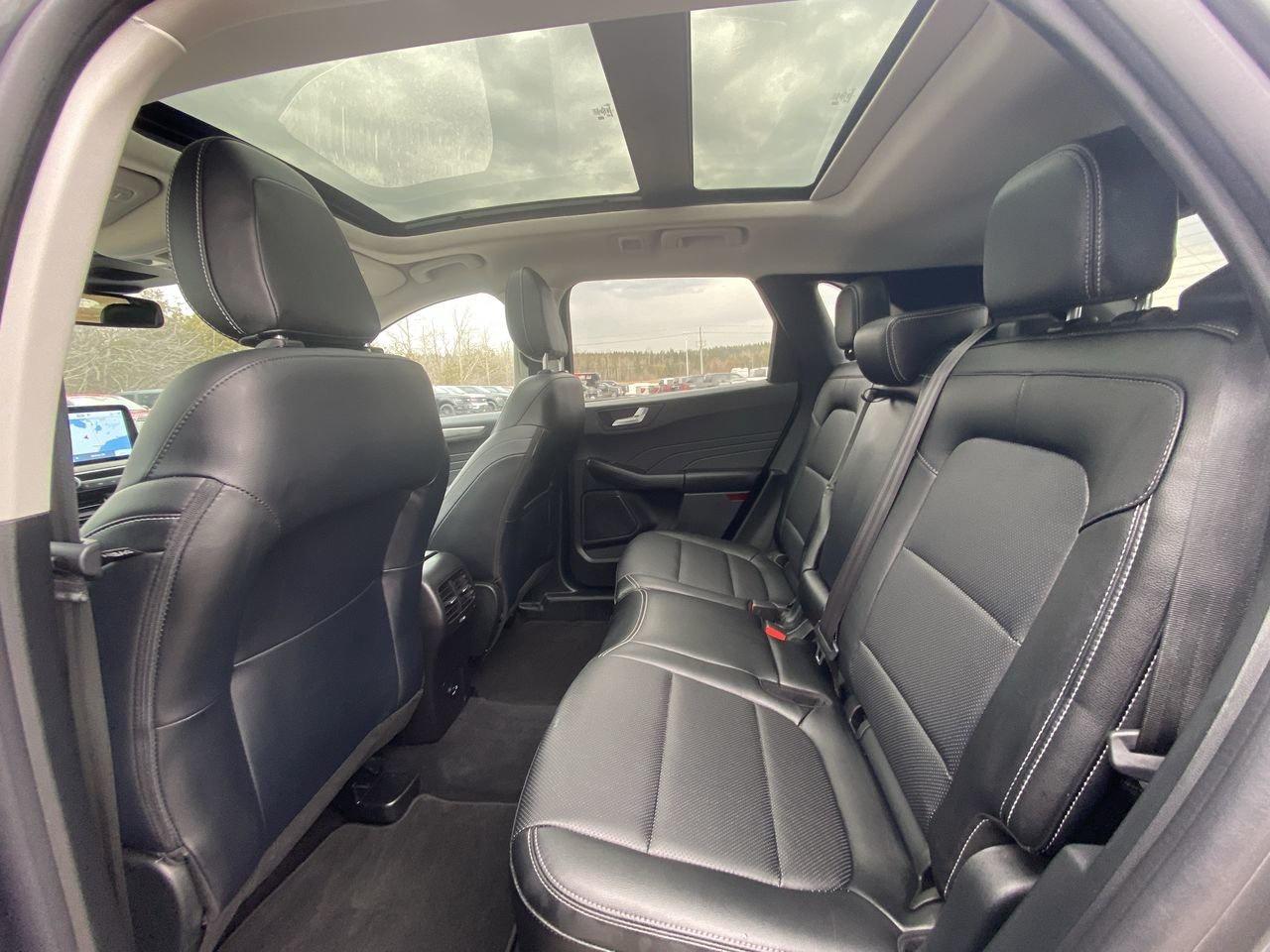 2022 Ford Escape Titanium Hybrid Photo