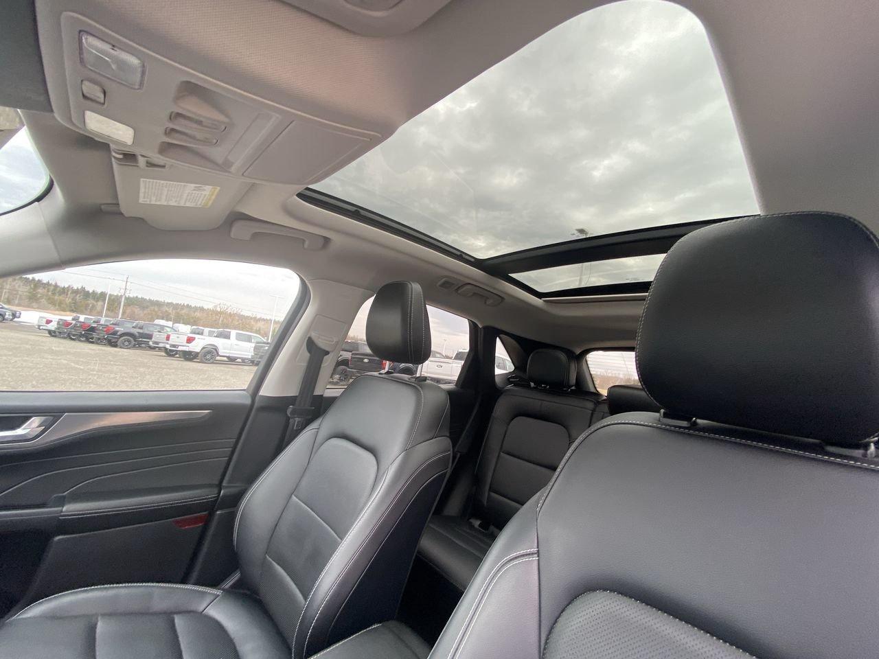 2022 Ford Escape Titanium Hybrid Photo