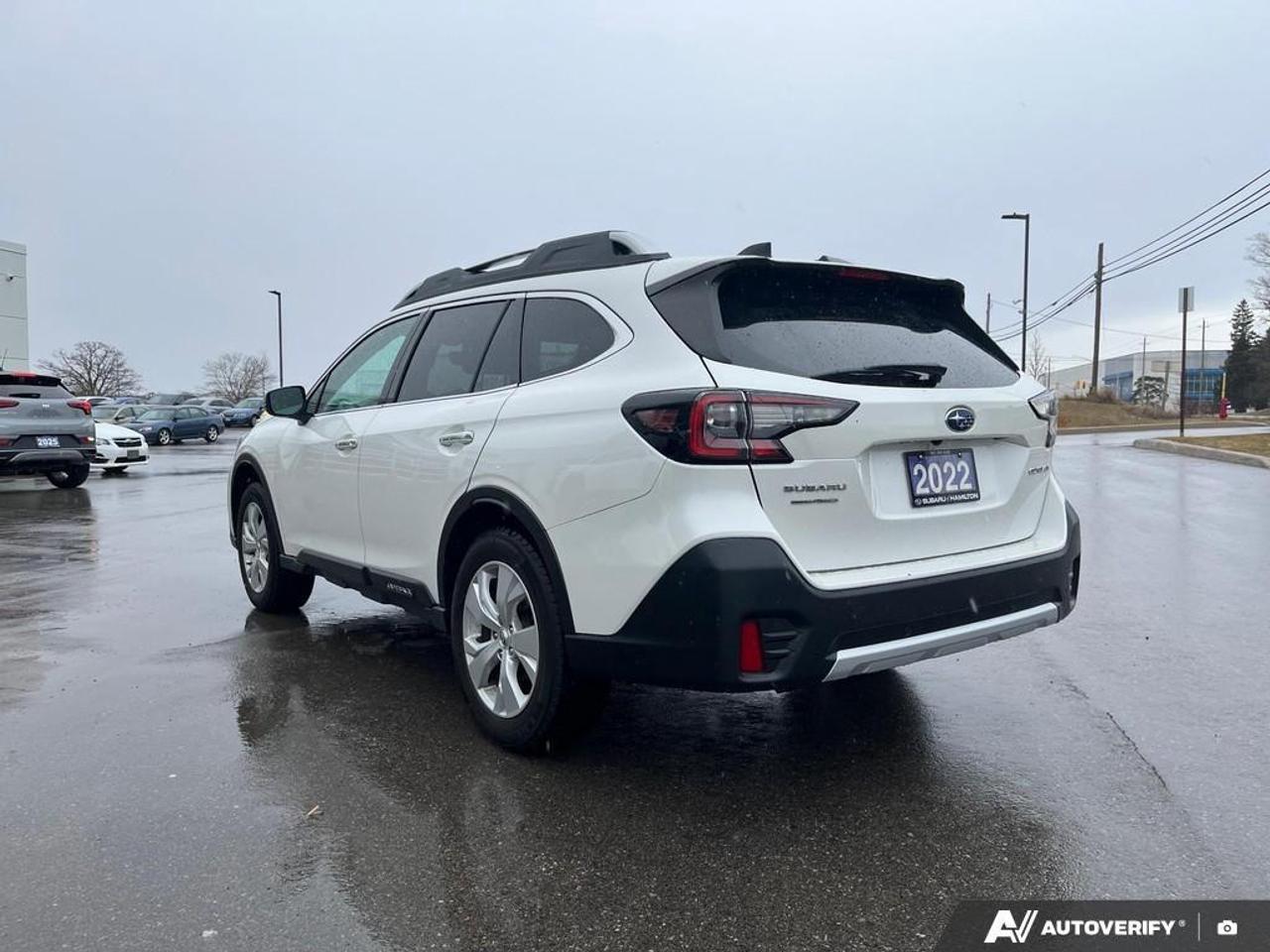 2022 Subaru Outback Premier 4dr All-Wheel Drive Photo4