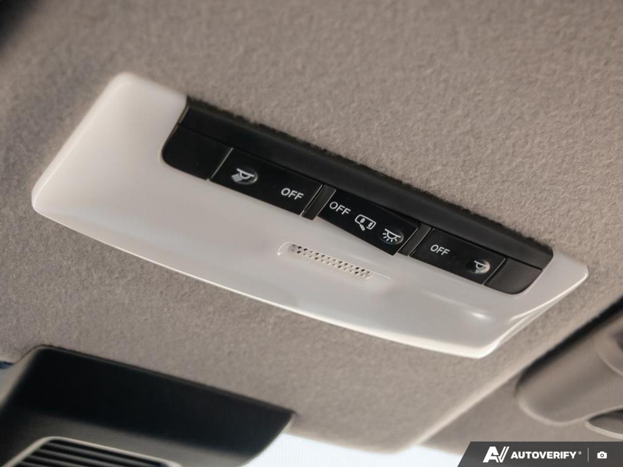 2024 Nissan Kicks SR 4dr Front-Wheel Drive Photo