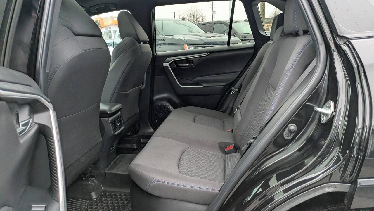 2022 Toyota RAV4 Hybrid SE AWD Photo