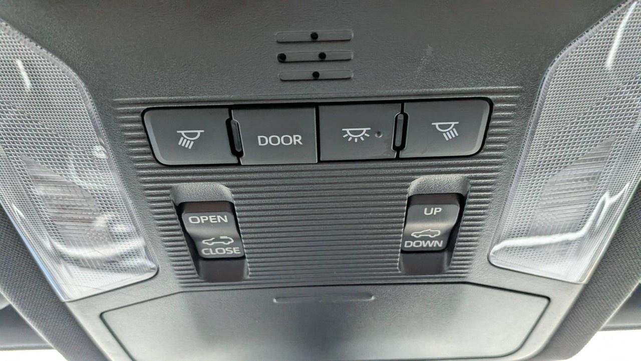 2022 Toyota RAV4 Hybrid SE AWD Photo