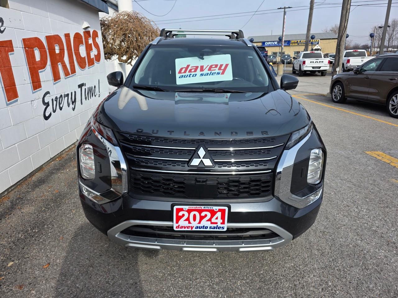 2024 Mitsubishi Outlander Plug-In Hybrid LE 4dr S-AWC Photo