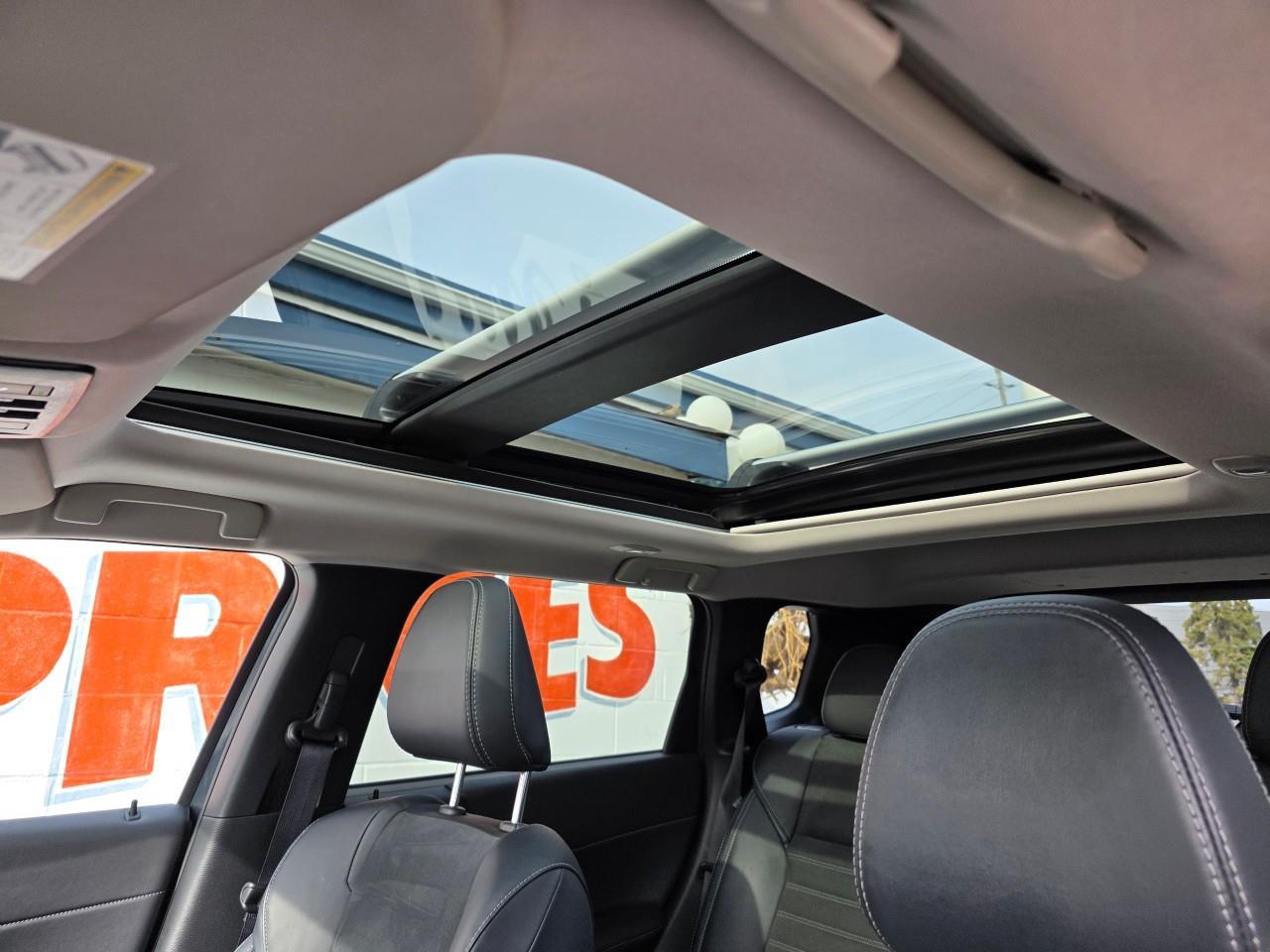 2024 Mitsubishi Outlander Plug-In Hybrid LE 4dr S-AWC Photo