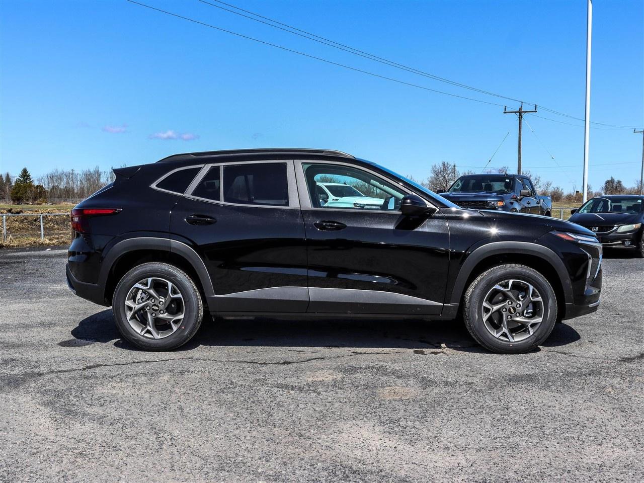 2026 Chevrolet Trax Fwd 4dr Lt Photo4