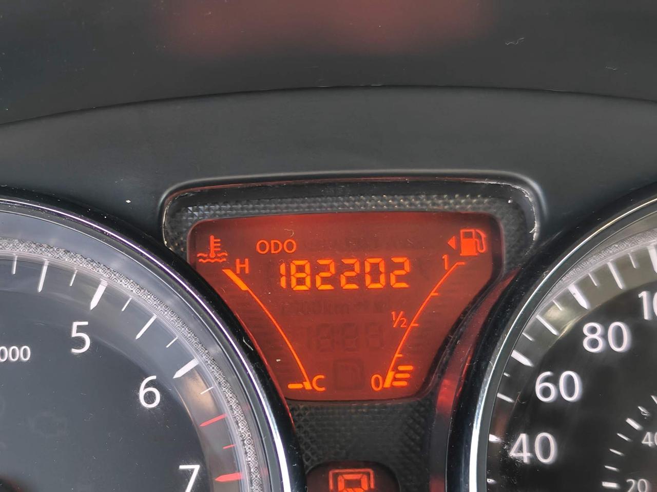 2014 Nissan Versa Note 1.6 SL (CVT) 4dr Hatchback Photo