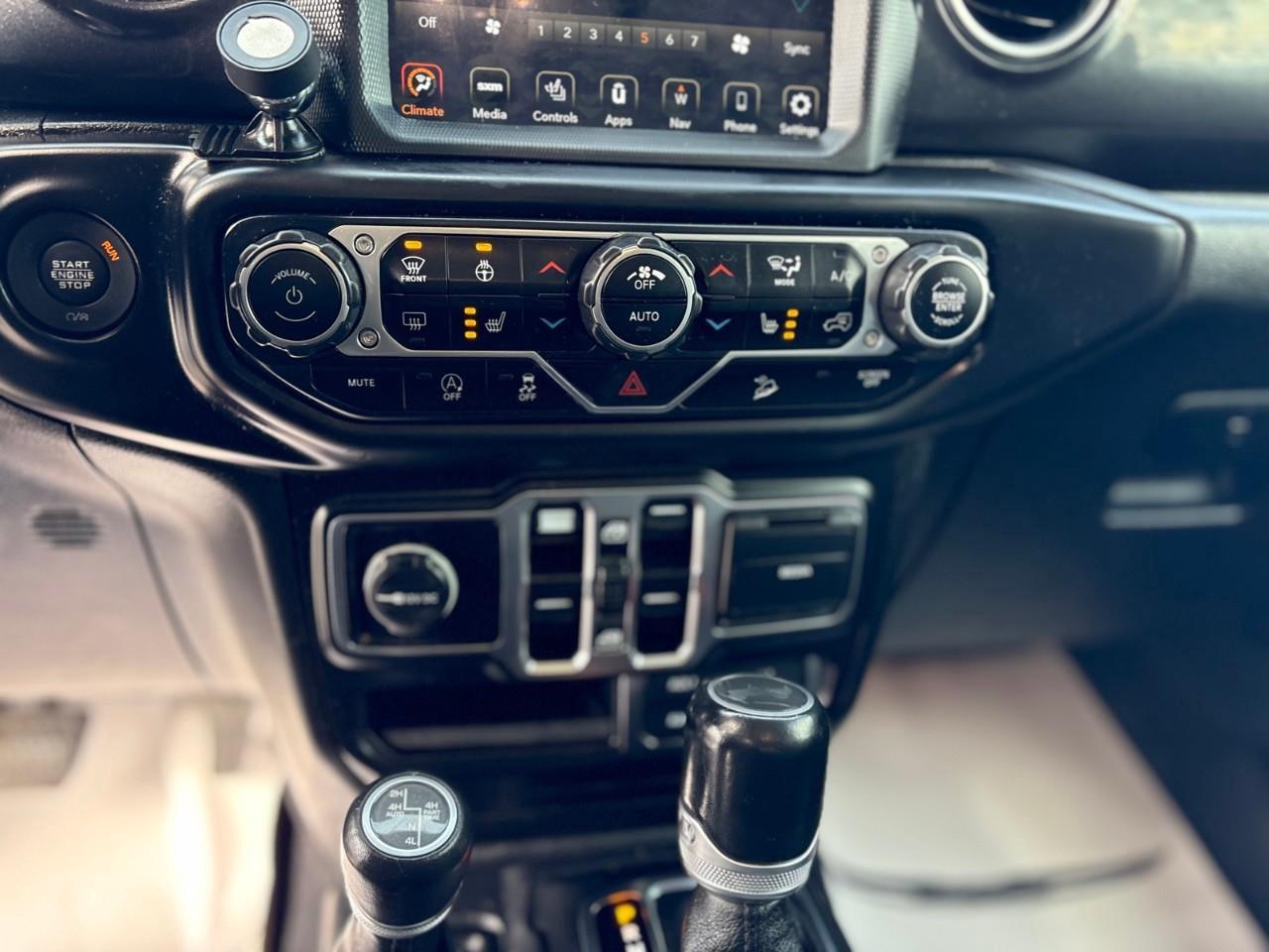 2021 Jeep WRANGLER UNLIMITED Sahara 4dr 4x4 Photo