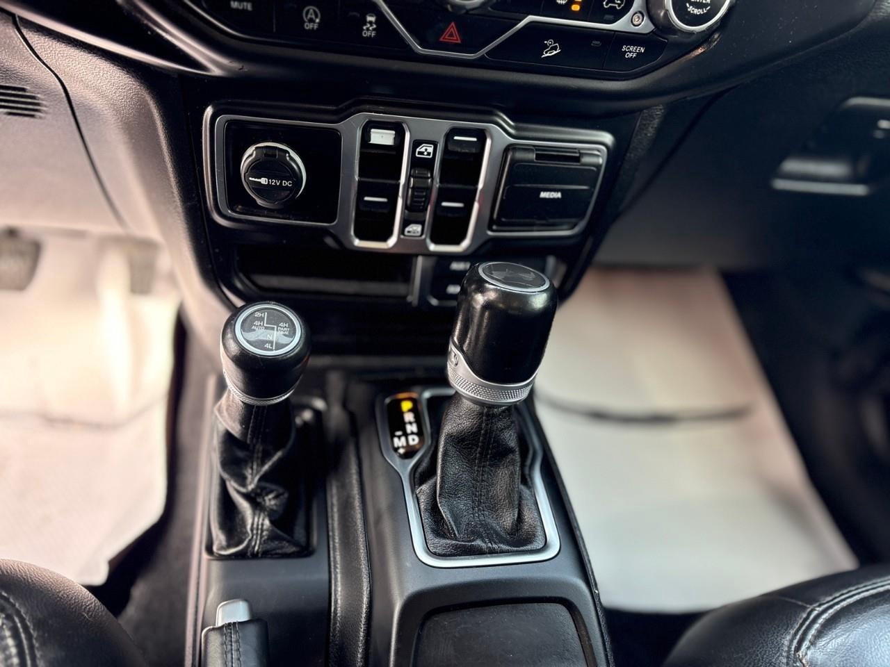 2021 Jeep WRANGLER UNLIMITED Sahara 4dr 4x4 Photo