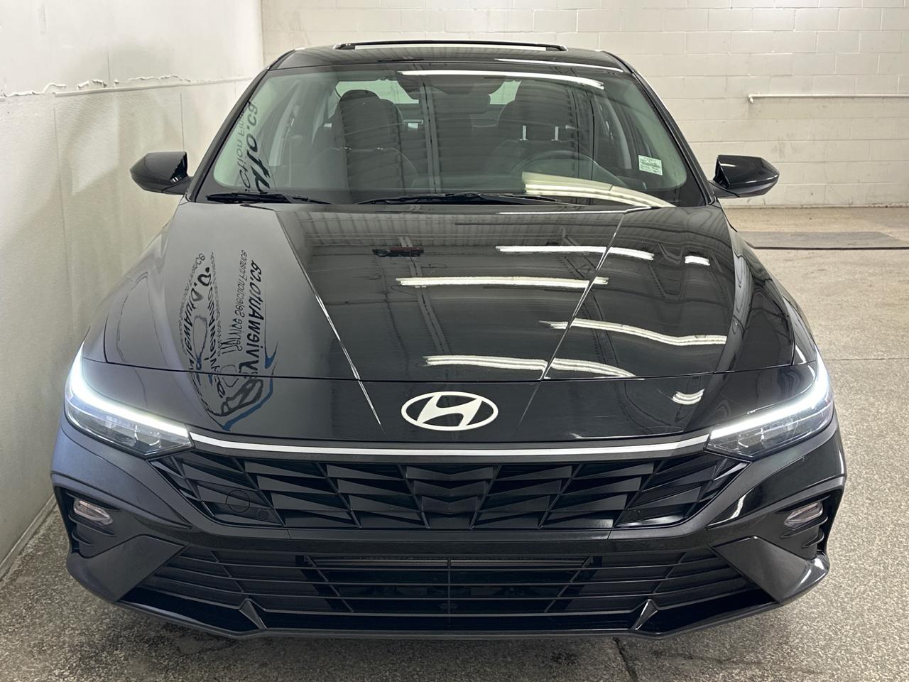 2025 Hyundai Elantra Preferred w/Tech Pkg 4dr Sedan Photo