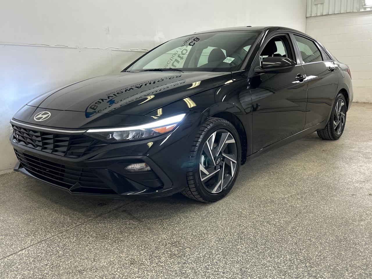 2025 Hyundai Elantra Preferred w/Tech Pkg 4dr Sedan Photo2