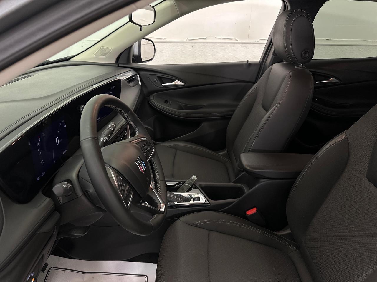 2024 Buick Encore GX Preferred - AWD/21KM/OFF 1 OWNER GMAC LEASE! Photo