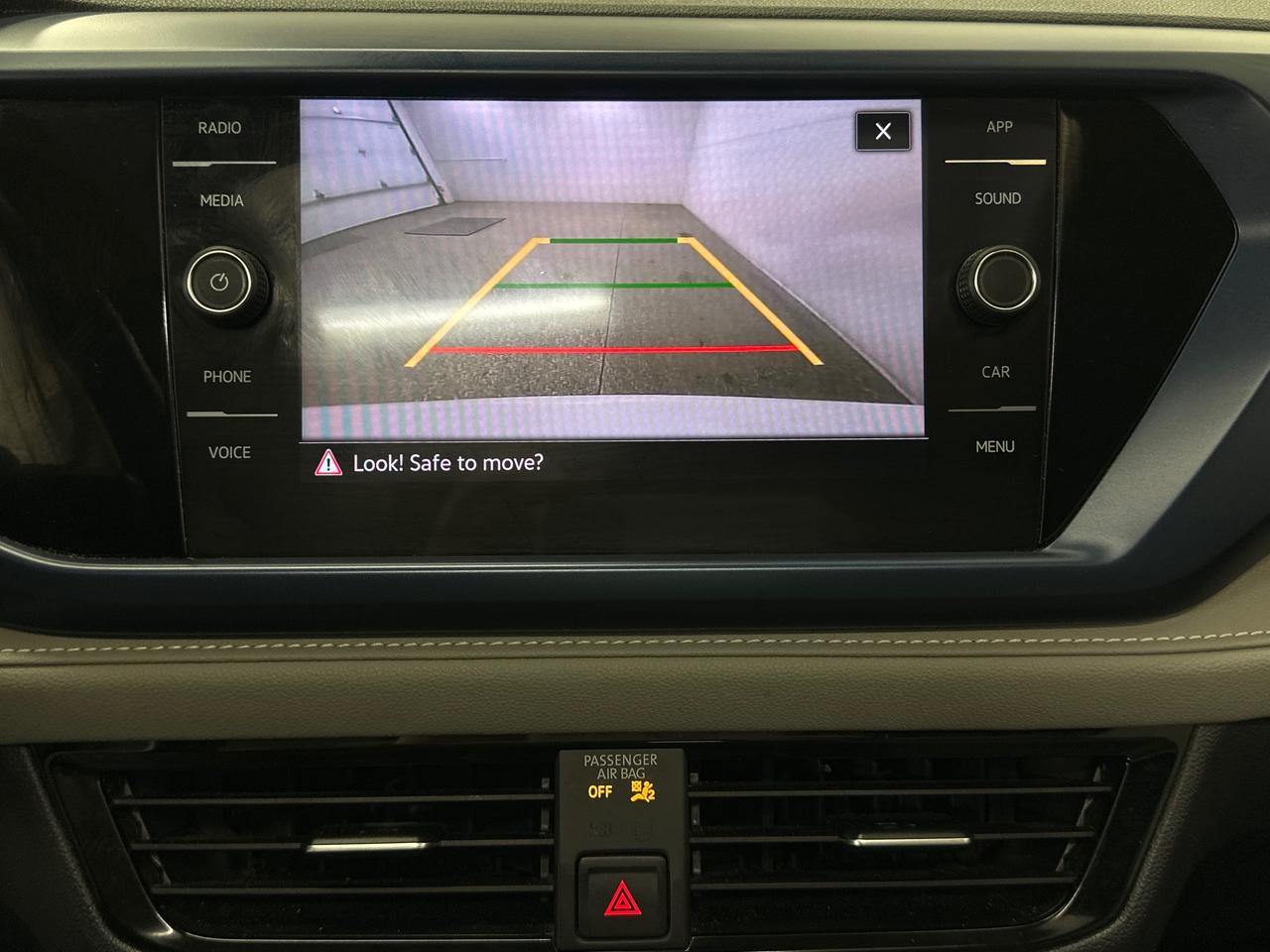 2024 Volkswagen Taos Comfortline 4dr Front-Wheel Drive Photo