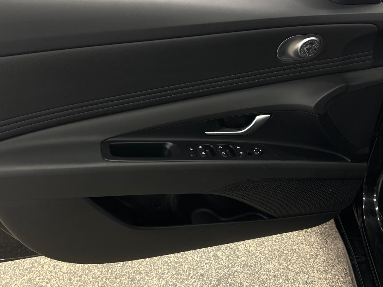 2025 Hyundai Elantra Preferred w/Tech Pkg 4dr Sedan Photo