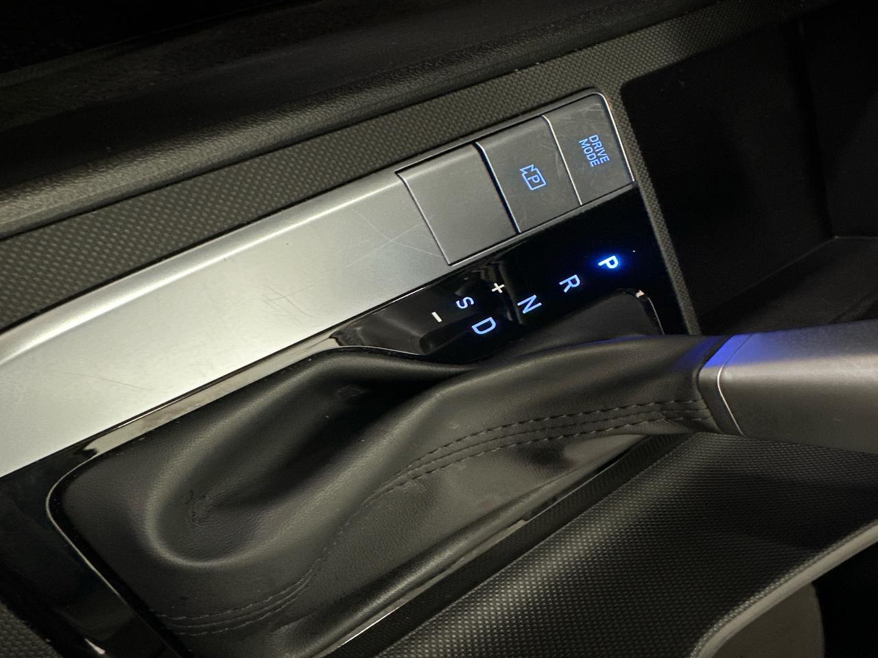 2025 Hyundai Elantra Preferred w/Tech Pkg 4dr Sedan Photo