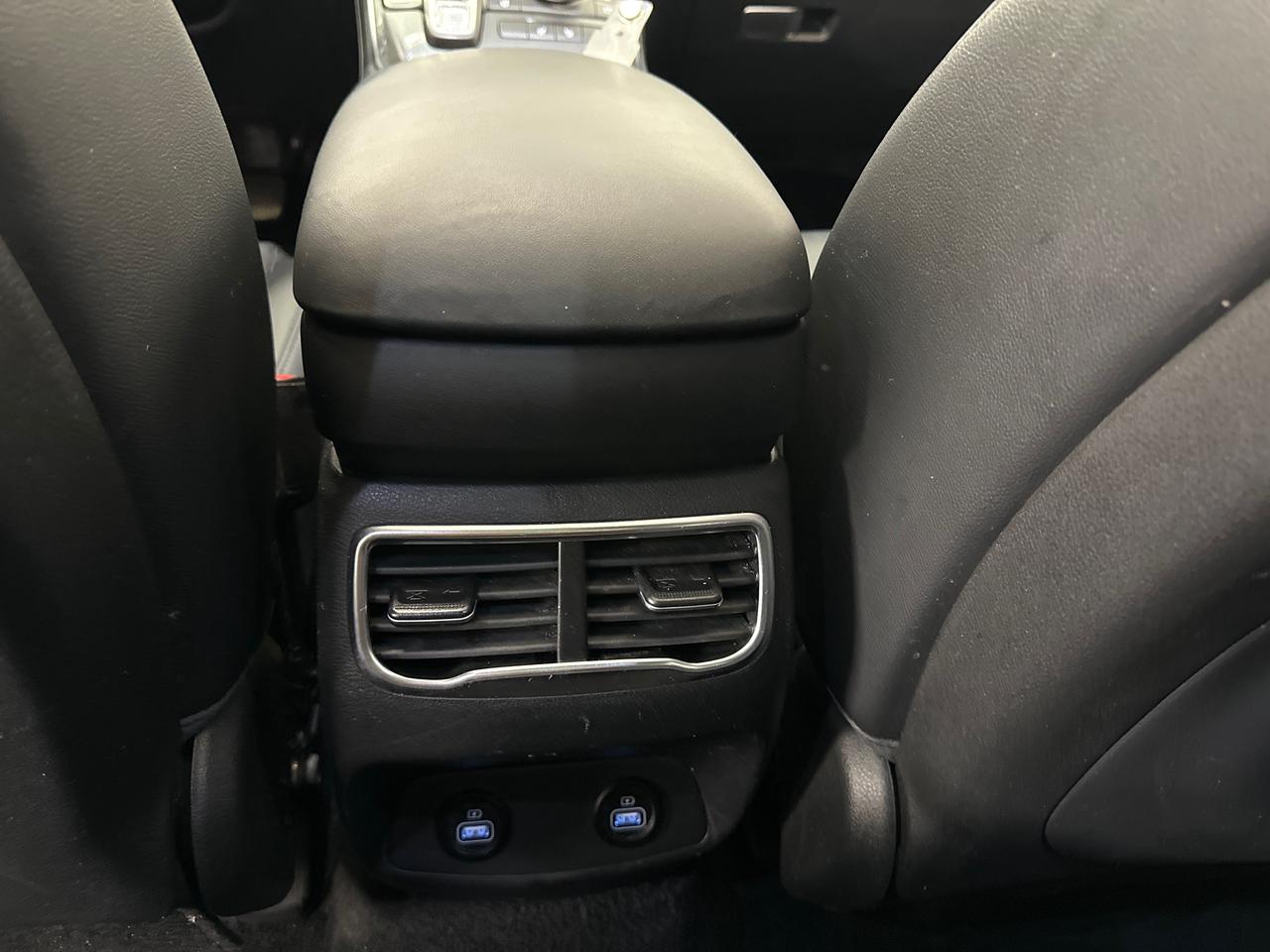 2022 Hyundai Santa Fe Preferred w/Trend Package 4dr All-Wheel Drive Photo