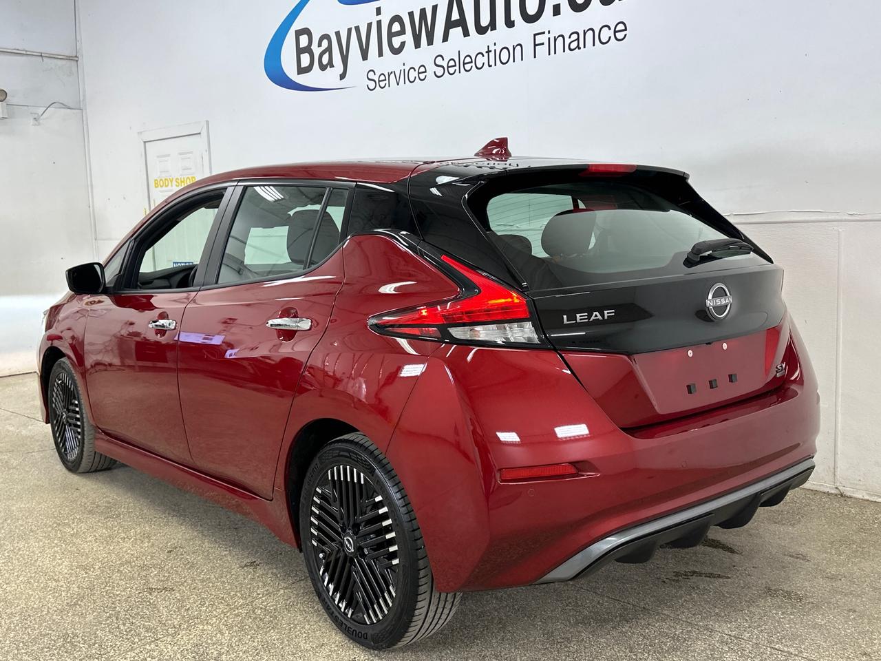 2024 Nissan Leaf SV PLUS 4dr Hatchback Photo4