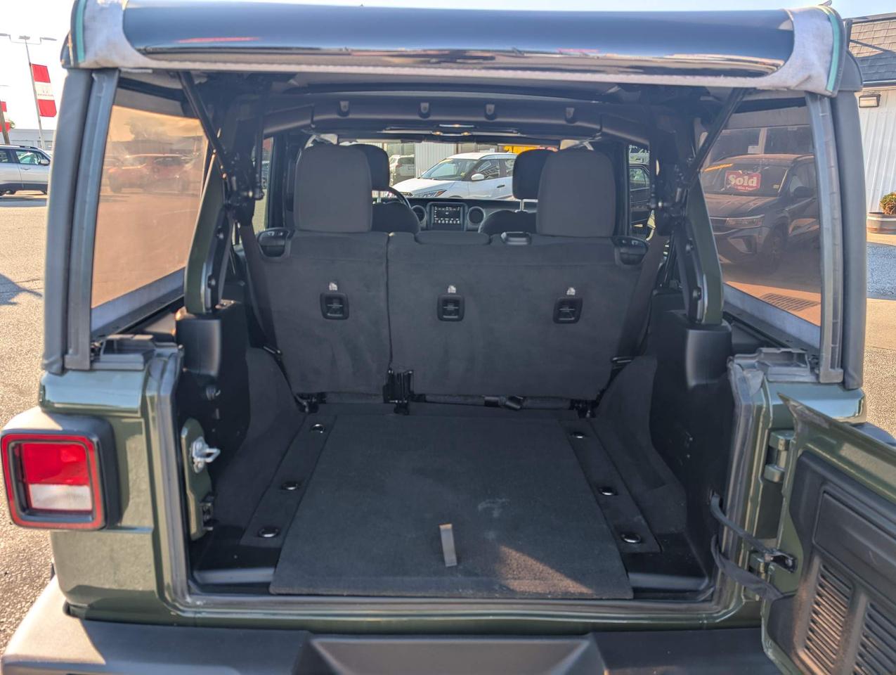 2021 Jeep WRANGLER UNLIMITED Sport 4dr 4x4 Photo