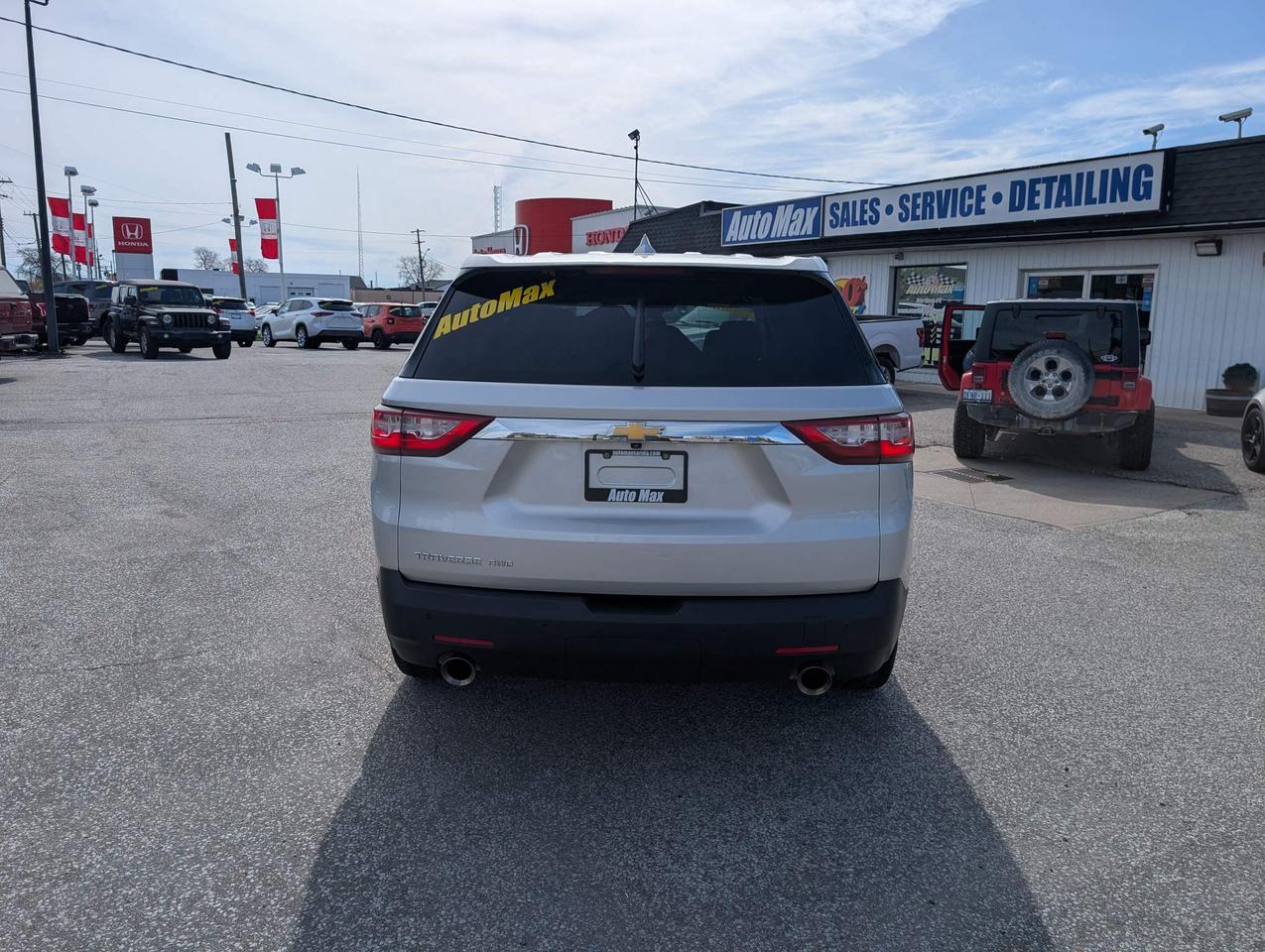 2020 Chevrolet Traverse LS w/1FL All-Wheel Drive Photo4