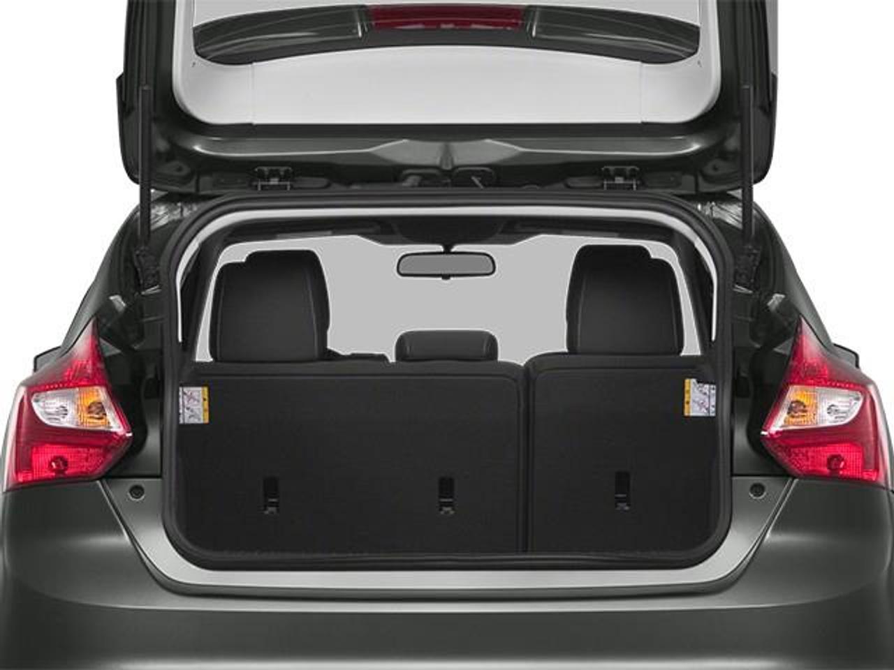 2014 Ford Focus SE 4dr Hatchback Photo