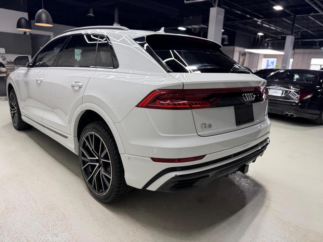 2020 Audi Q8 PROGRESSIV S-LINE BLACK OPTICS 22 WHEELS B&O SOUND Photo