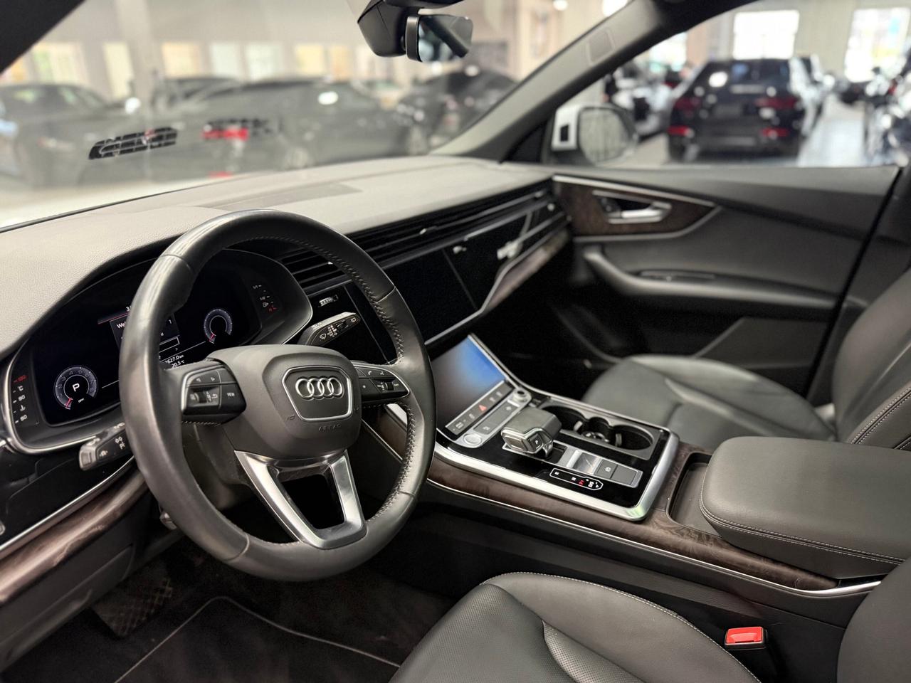 2020 Audi Q8 PROGRESSIV S-LINE BLACK OPTICS 22 WHEELS B&O SOUND Photo