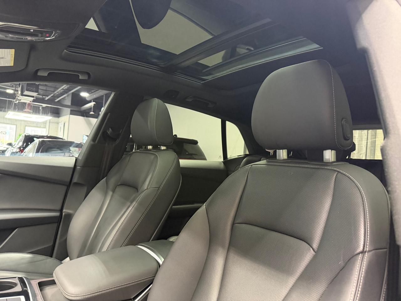 2020 Audi Q8 PROGRESSIV S-LINE BLACK OPTICS 22 WHEELS B&O SOUND Photo