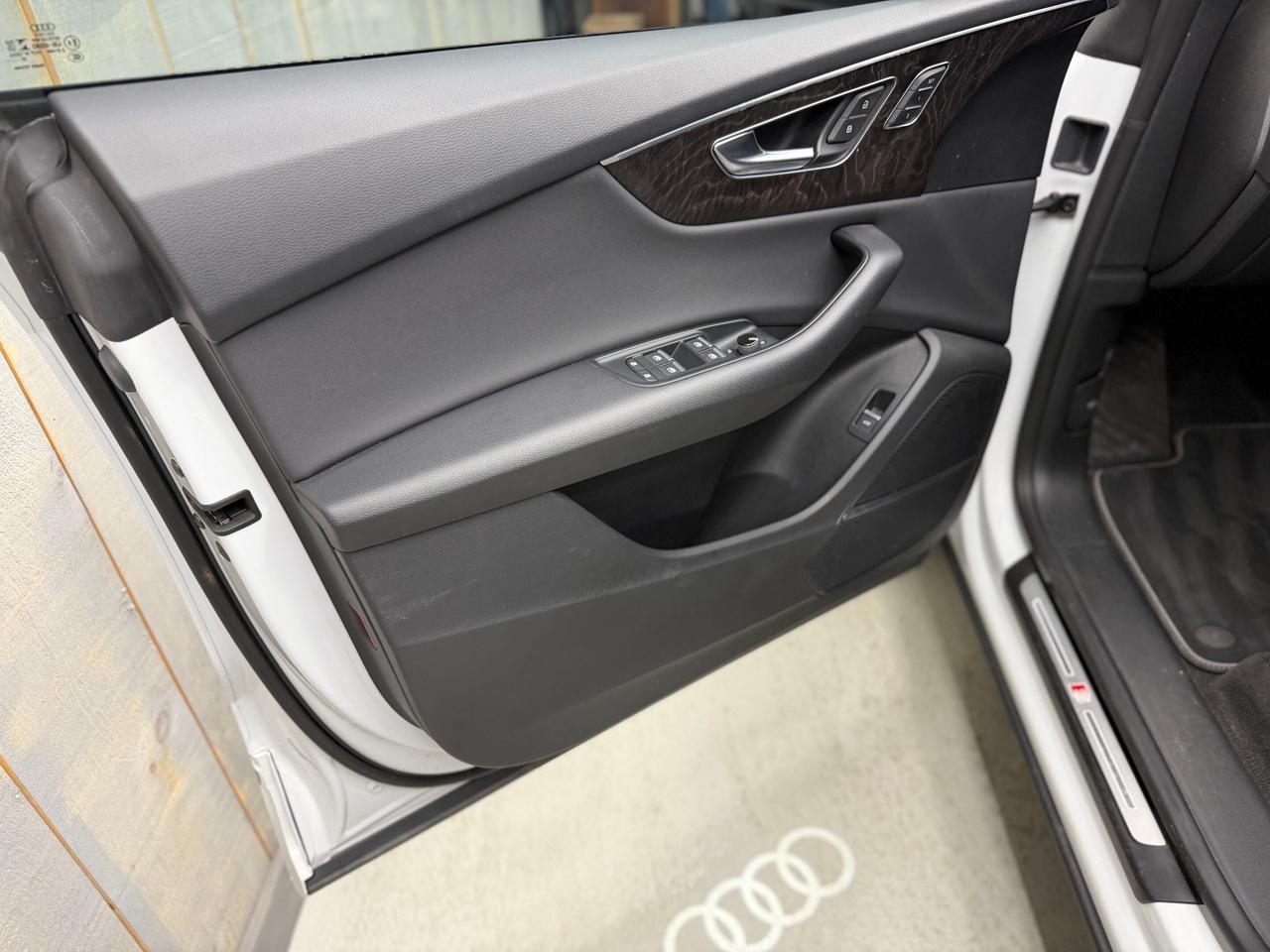 2020 Audi Q8 PROGRESSIV S-LINE BLACK OPTICS 22 WHEELS B&O SOUND Photo