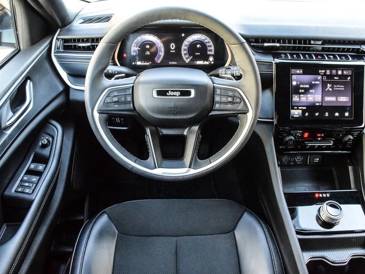 2024 Jeep Grand Cherokee Laredo 4dr 4x4 Photo