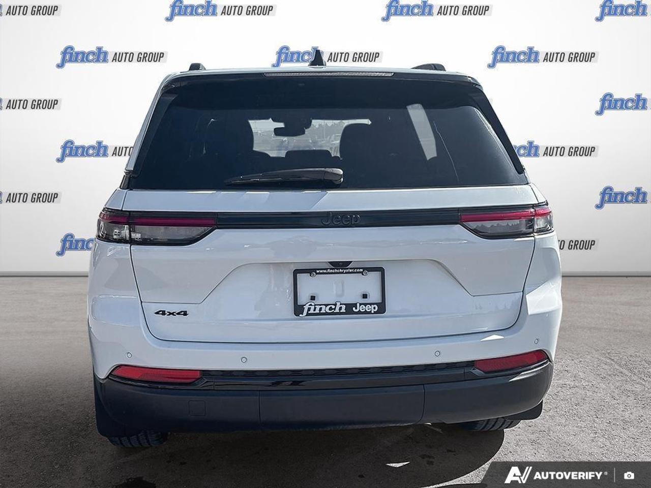 2024 Jeep Grand Cherokee Laredo 4dr 4x4 Photo