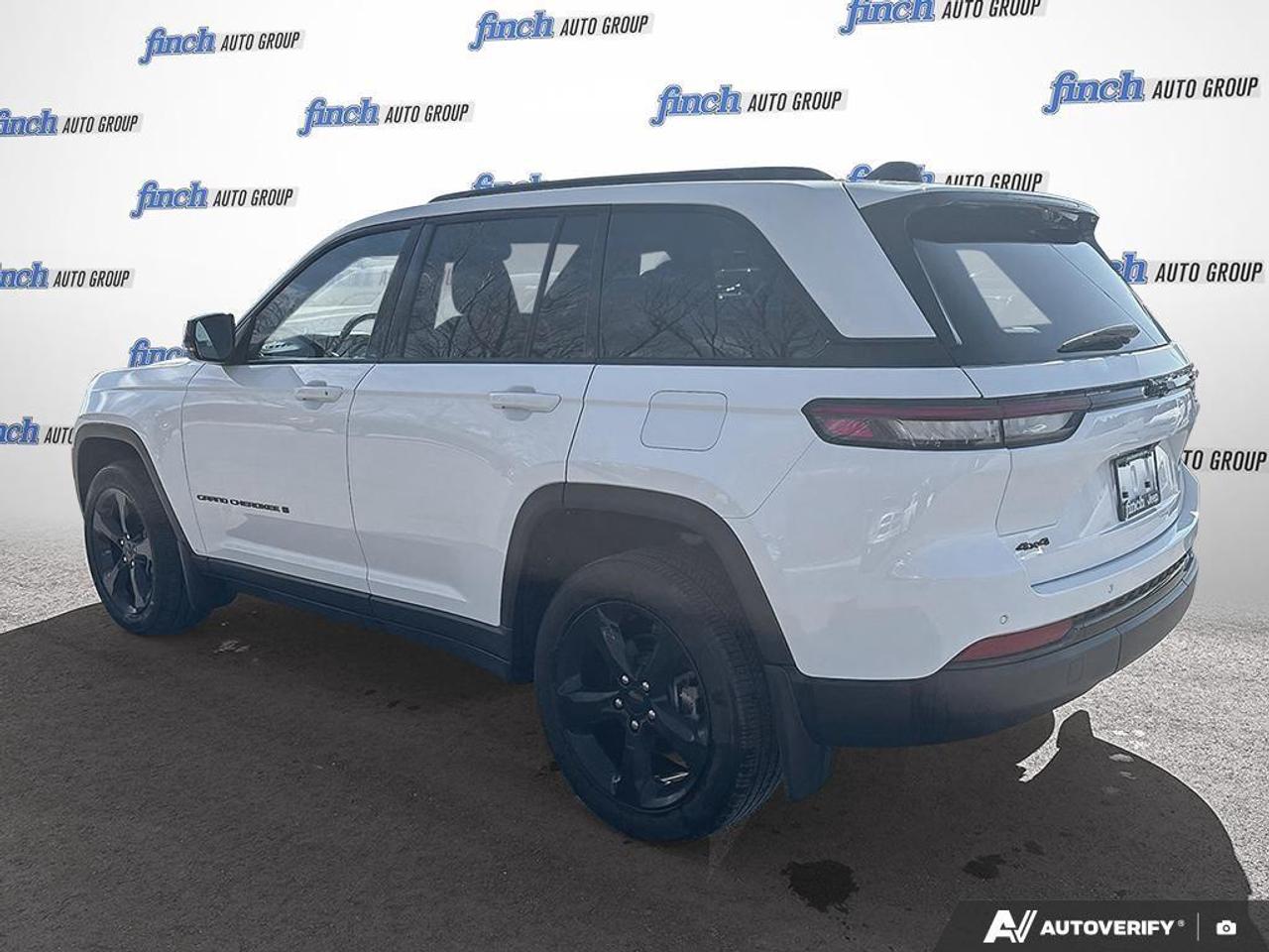 2024 Jeep Grand Cherokee Laredo 4dr 4x4 Photo