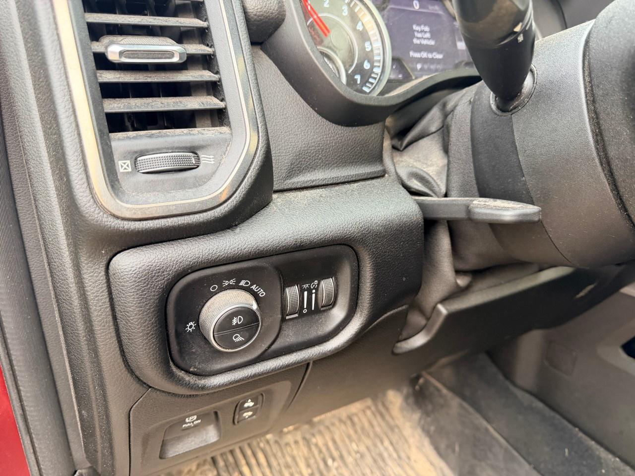 2019 RAM 1500 Sport 4x4 Crew Cab 6'4" Box Photo