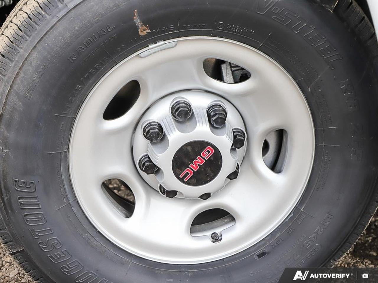 2026 GMC Savana Cargo Van 3500 Regular Wheelbase Rear-Wheel Drive Photo