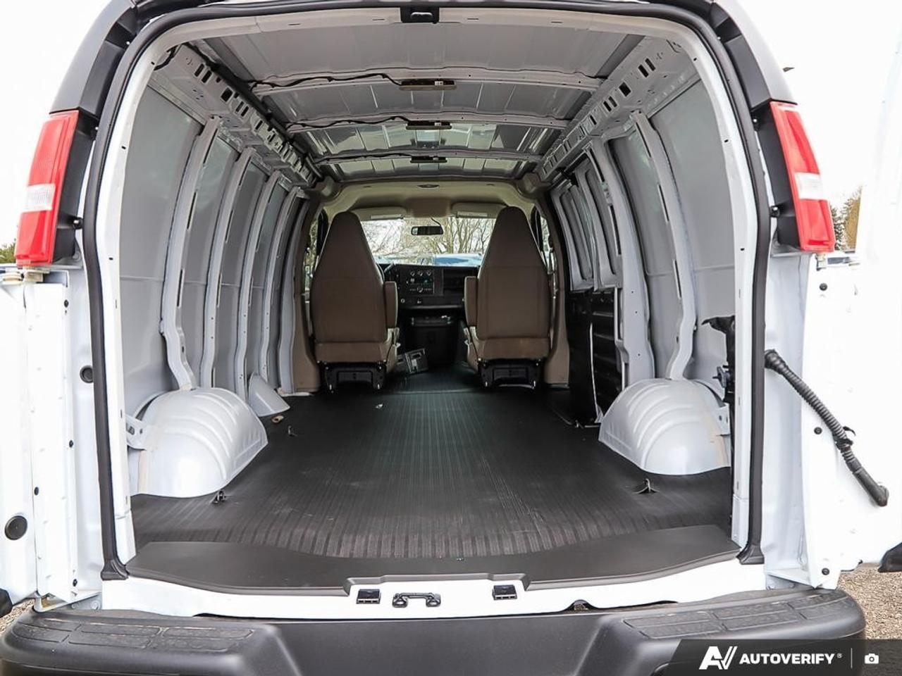 2026 GMC Savana Cargo Van 3500 Regular Wheelbase Rear-Wheel Drive Photo