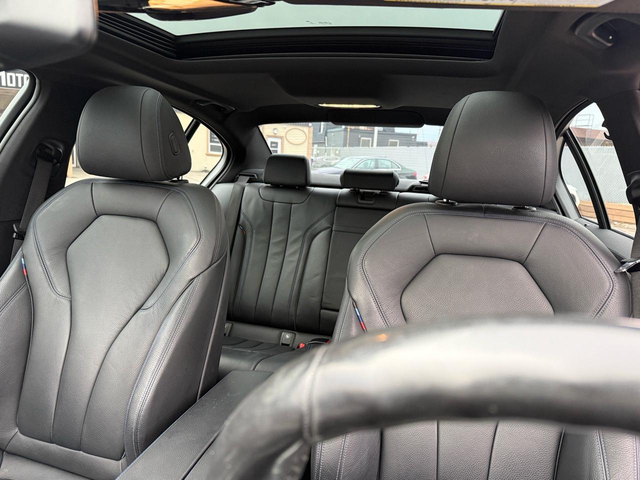 2018 BMW 5 Series 540i xDrive Sedan M Sport Pkg. ACCIDENT FREE 2 SET Photo