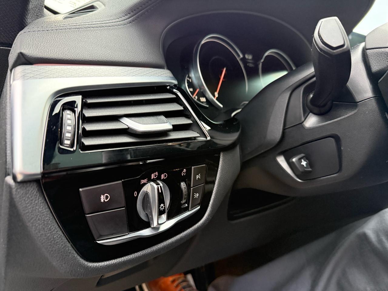 2018 BMW 5 Series 540i xDrive Sedan M Sport Pkg. ACCIDENT FREE 2 SET Photo