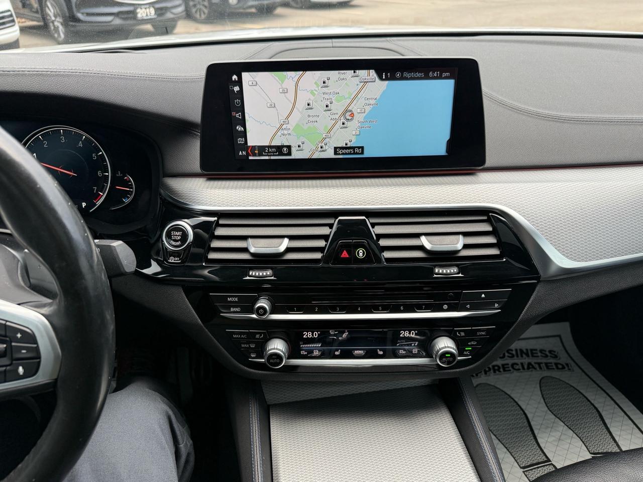 2018 BMW 5 Series 540i xDrive Sedan M Sport Pkg. ACCIDENT FREE 2 SET Photo