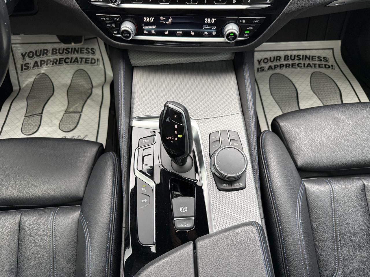 2018 BMW 5 Series 540i xDrive Sedan M Sport Pkg. ACCIDENT FREE 2 SET Photo