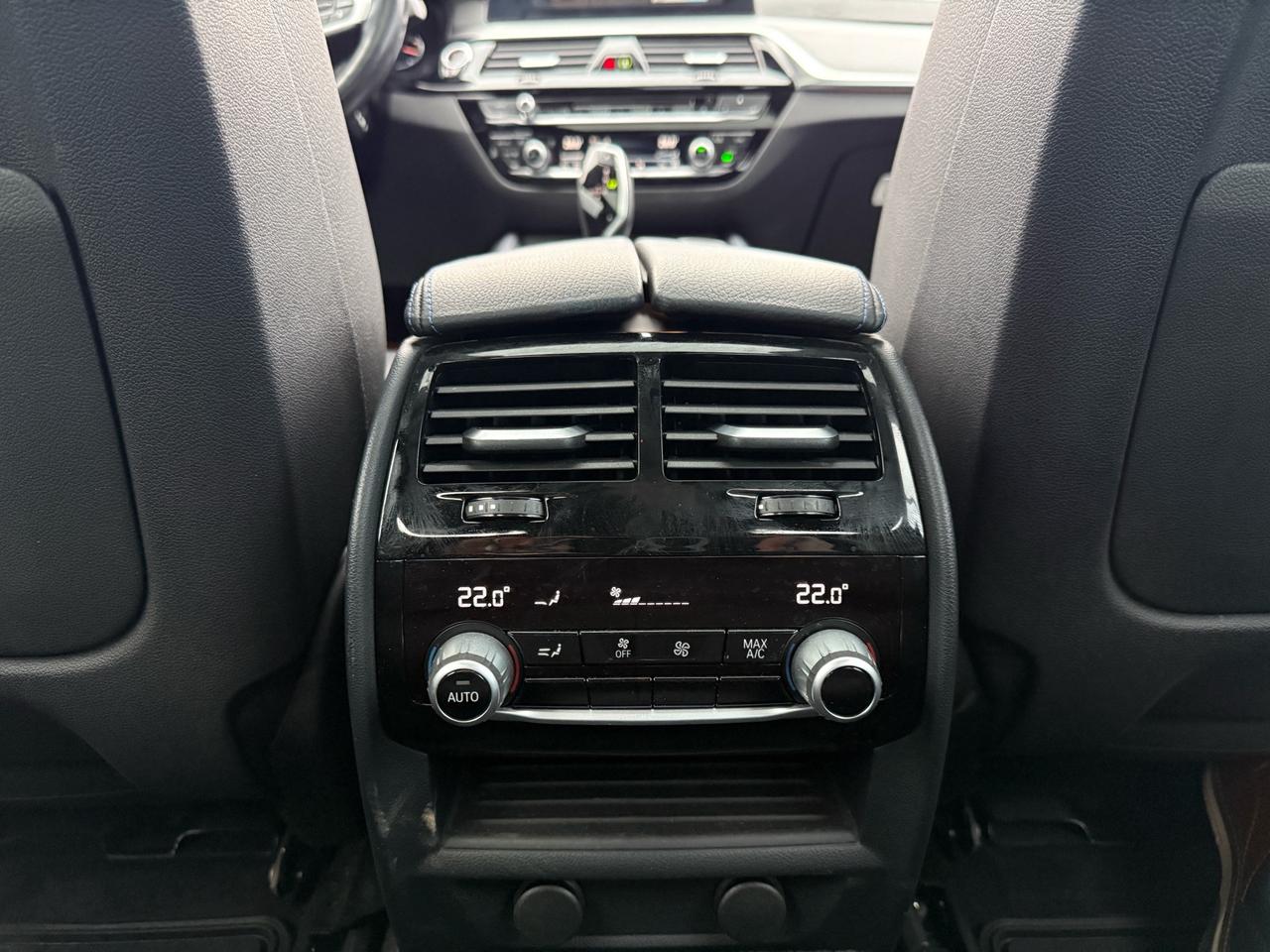 2018 BMW 5 Series 540i xDrive Sedan M Sport Pkg. ACCIDENT FREE 2 SET Photo