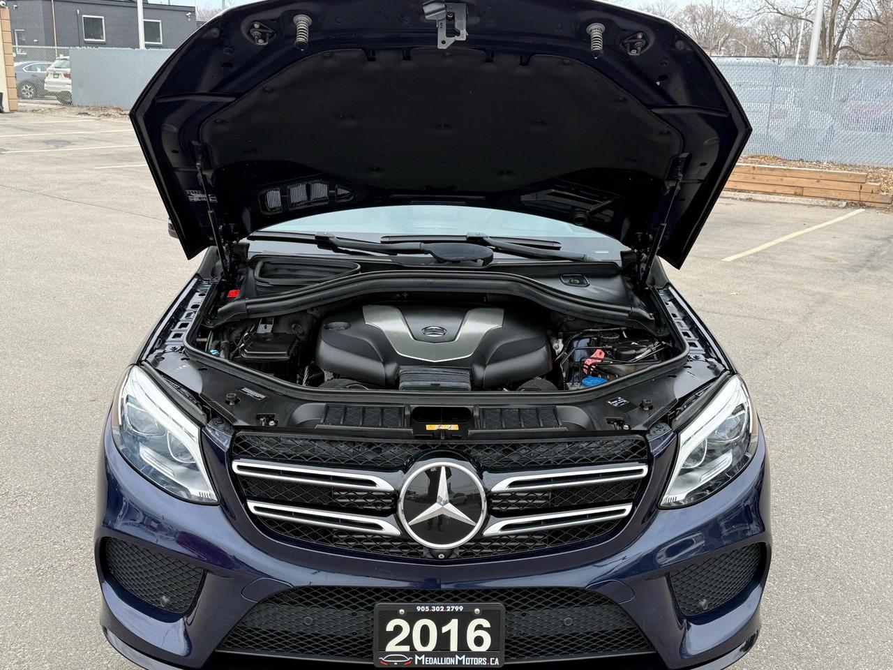 2016 Mercedes-Benz GLE-Class 4MATIC GLE 350d  AMG Pkg ACCIDENT FREE 1-OWNER CER Photo